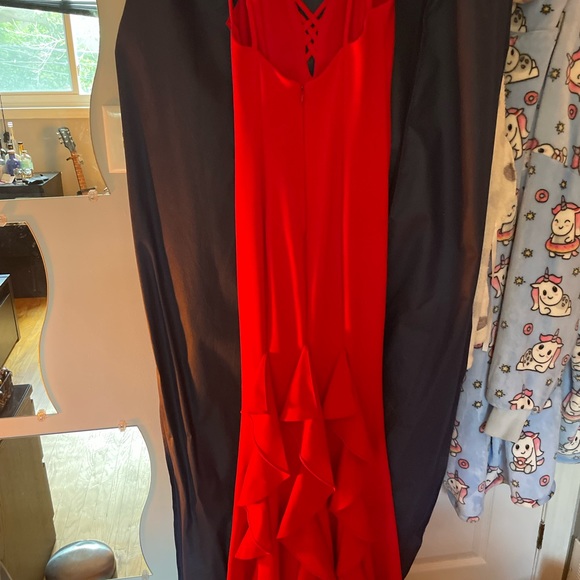 Betsy & Adams Red Dress - Picture 4 of 5